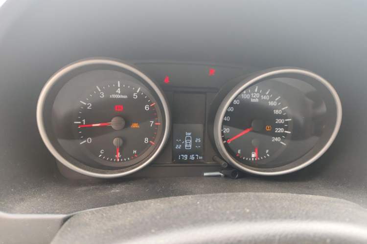 Used Haval H6 2011 2.0L Manual Two-Wheel-Drive Prestige Version Odometer Close Up