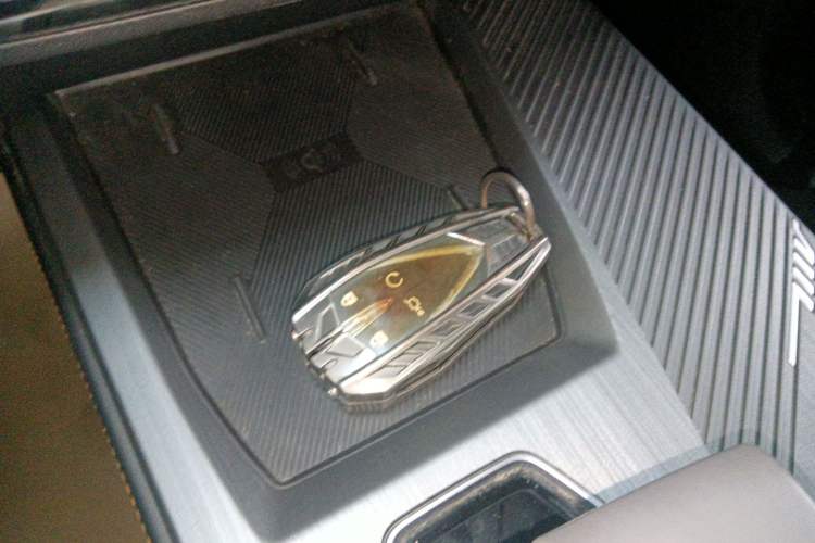 Used CHANGAN OSHAN Z6 New Energy 2023 ZhiDian iDD 150KM Flagship PLUS
