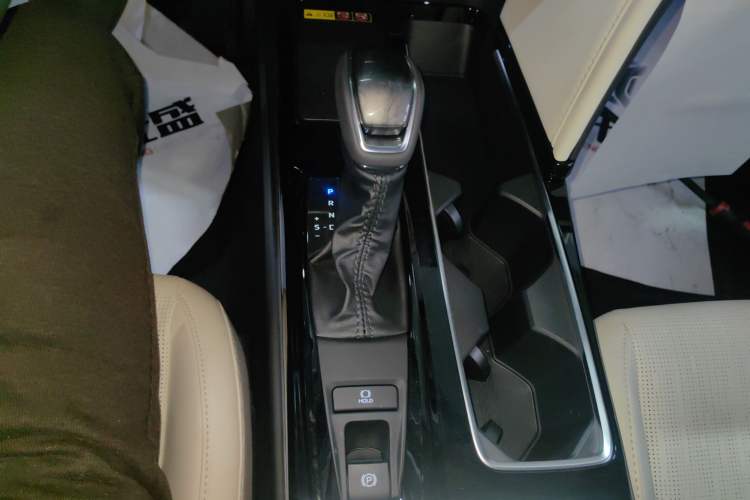 Used Toyota Camry 2024 Dual-Engine 2.5HG Prestige Edition
