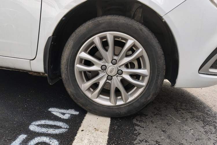 Used Geely Auto Vision 2019 Upgraded Model 1.5L CVT Luxury Version China VI Standard Right Front Wheel Hub