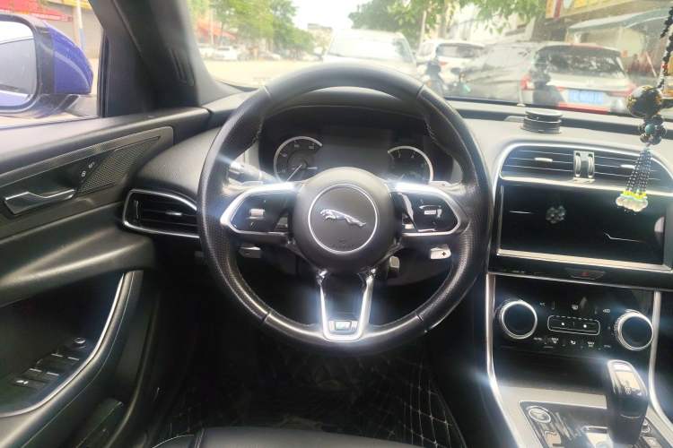 Used Jaguar XEL 2020 2.0T 200PS R-DYNAMIC Youth Sports Edition Steering Wheel