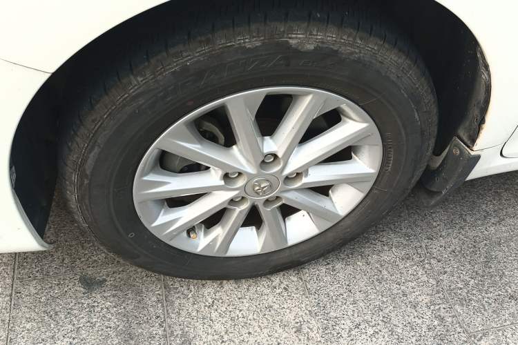 Used Toyota Camry 2015 2.0G Premier Edition Left Front Wheel Hub