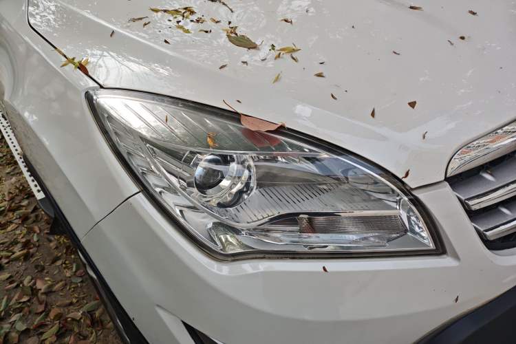 Used CHANGAN CS35 2014 1.6L Manual Luxury Model China IV Standard Right Front Headlight