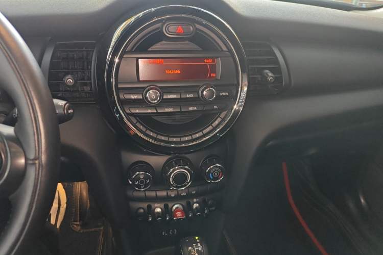 Used MINI 2016 1.2T ONE Pioneer Edition
