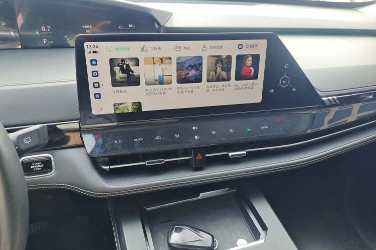 Used Changan UNI-K 2023 2.0T Two-Wheel Drive Yue Ling Trim
