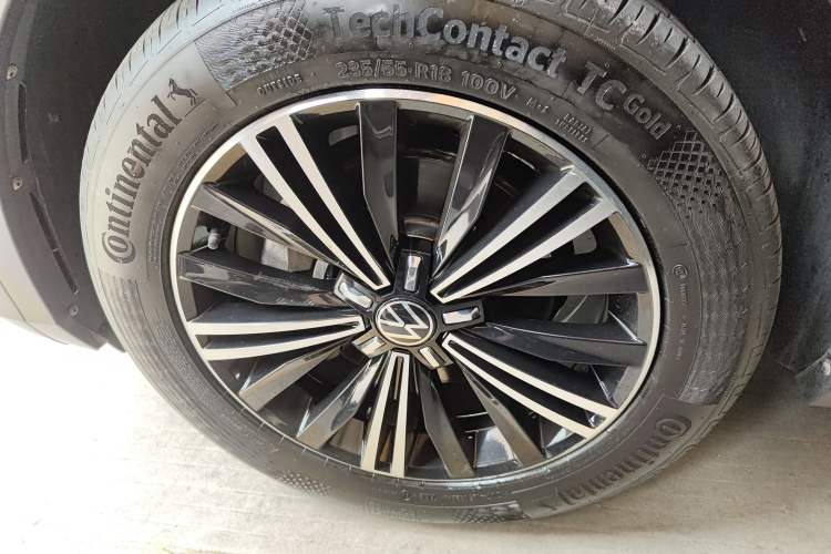 Used Volkswagen Tiguan L 2021 330TSI Automatic Two-Wheel Drive Smart Edition
