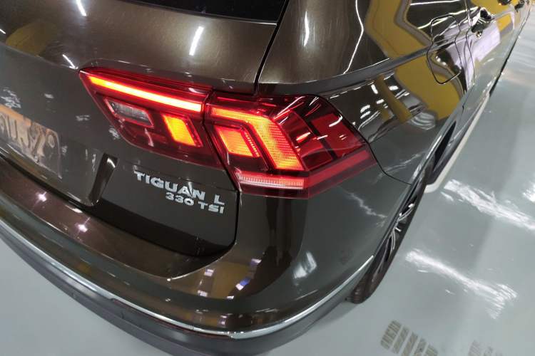 Used Volkswagen Tiguan L 2019 330TSI Automatic Two-Wheel Drive Panoramic Comfort Edition China VI Standard
