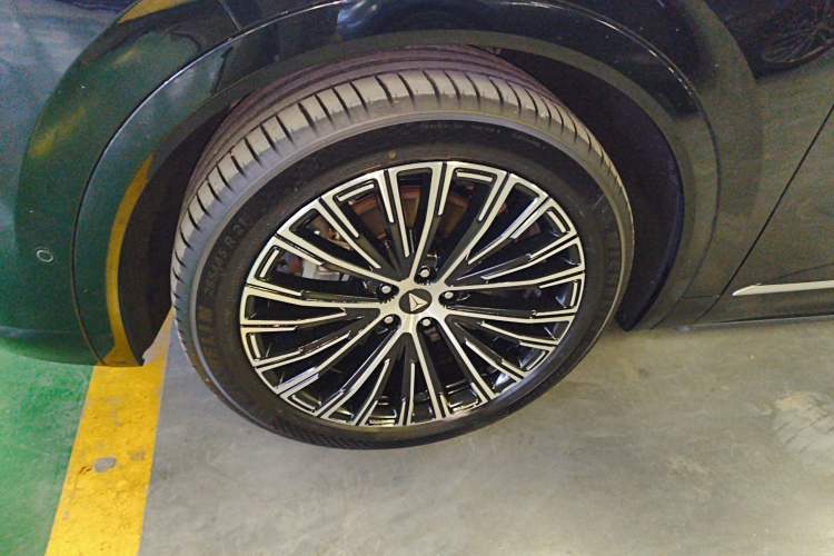 Used Deepal S09 2025 Four-Wheel Drive Ultra+ Custom Edition
