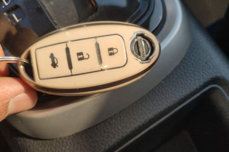 Used Nissan Tiida 2019 1.6L CVT Smart Enjoyment Version China VI Standard Vehicle Key