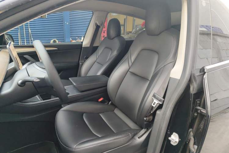 Used Tesla Model Y 2021 Long-Range All-Wheel-Drive Version 3D7