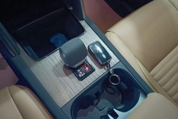 Used Land Rover Discovery Sport 2024 Performance Tech Edition