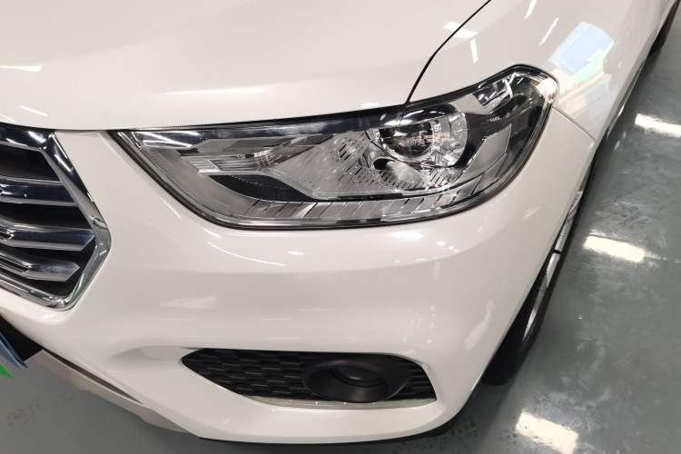 Used Haval H2 2018 Chuanxiang Edition 1.5T Dual-Clutch Two-Wheel Drive ZhiShang Model China V Standard
