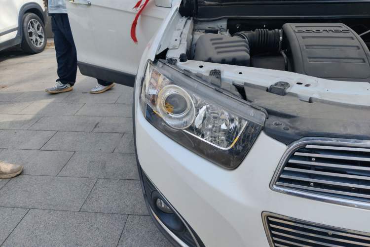 Used Chevrolet Captiva 2015 2.4L 4x4 Flagship Edition 7-Seater Right Front Headlight