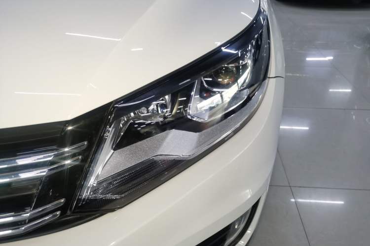 Used Volkswagen Tiguan L 2017 300TSI Automatic Two-Wheel Drive Silk Road Comfort Edition