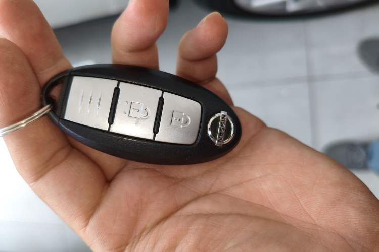 Used Nissan X-Trail 2014 2.5L CVT Leading Edition 4WD Vehicle Key