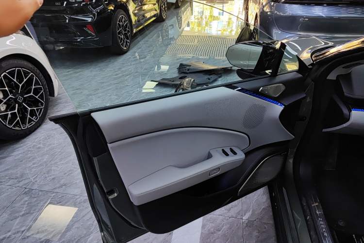 Used Zeekr 007 2025 Long-Range Rear-Wheel-Drive Intelligent Driving Version 100 kWh
