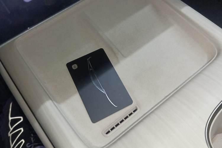 Used Xiaomi Auto SU7 2024 Rear-Drive Ultra-Long Range Advanced Pro-Level Intelligent Driving Version Interior 1