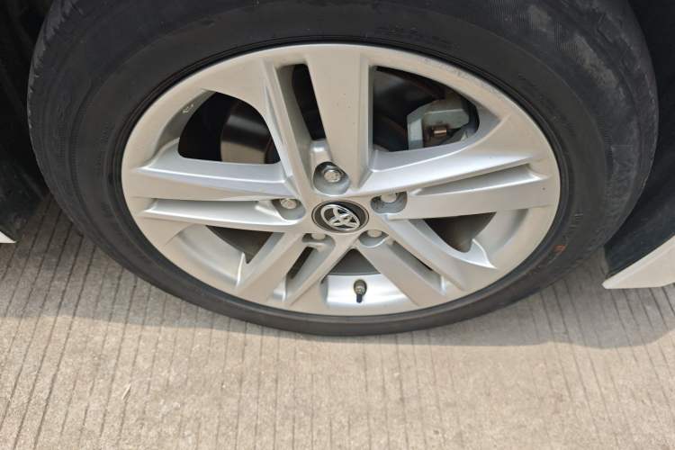 Used Toyota Levin 2022 185T CVT Luxury Edition Right Front Wheel Hub