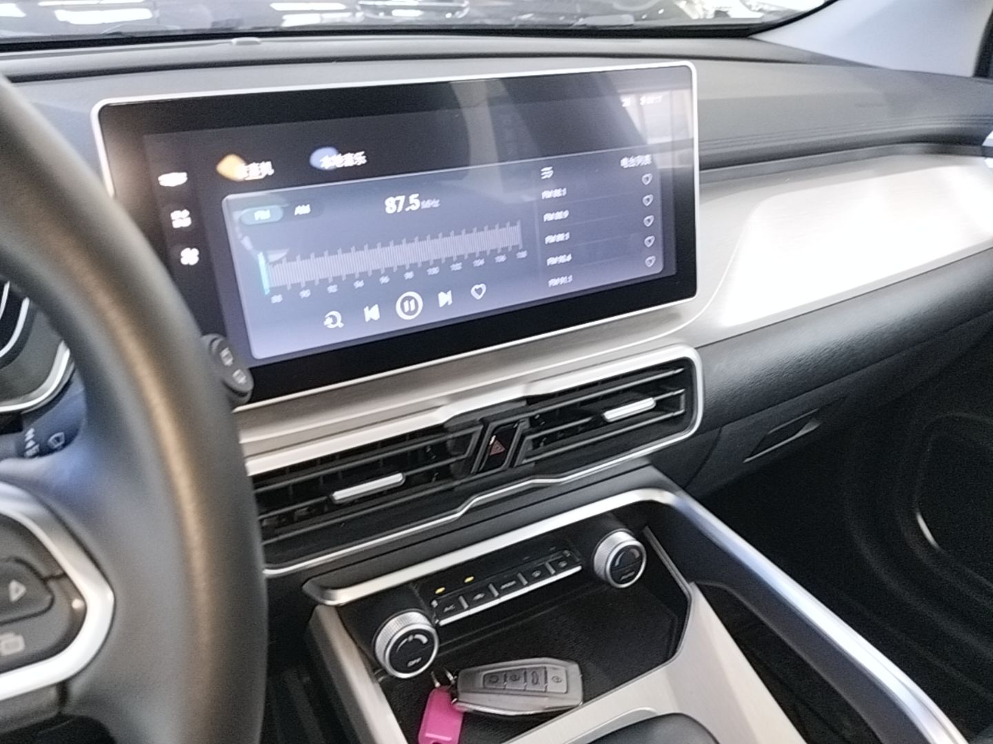 Geely Auto Coolray 2023 1.5T DCT Diamond Edition — снимка 15
