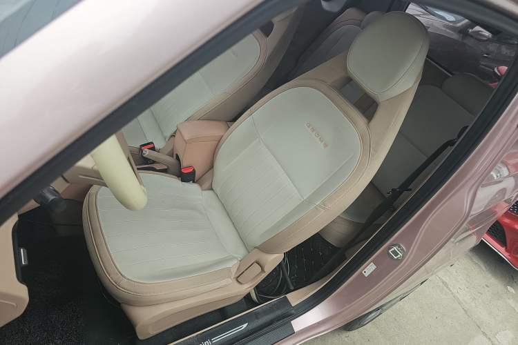 Used Geely Galaxy Panda 2023 Panda Mini 200km Endurance Bear
