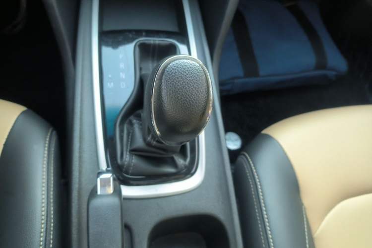 Used Chevrolet Monza 2020 320 Automatic Enjoyment Edition Gear Lever