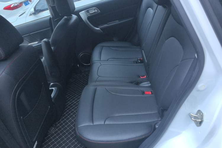 Used Haval H6 2016 Upgraded Model 1.5T Automatic Two-Wheel Drive Elite Version