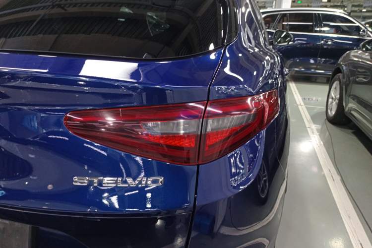 Used Alfa Romeo Stelvio 2017 2.0T 280HP Luxury Edition