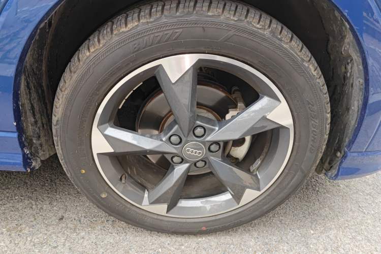 Used Audi Q3 2020 35 TFSI Fashion Dynamic Model Right Front Wheel Hub