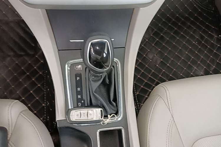 Used Geely Auto Emgrand 2016 Sedan 1.5L CVT Luxury Model