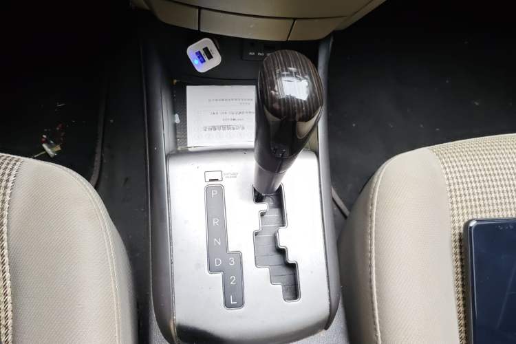 Used Hyundai Celesta 2011 1.6L Automatic Comfort Edition Gear Lever