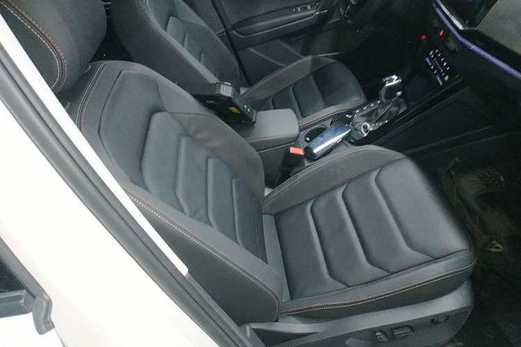 Used Volkswagen Tayron 2022 280TSI Two-Wheel Drive Luxury Smart Connectivity Version Right Front Seat