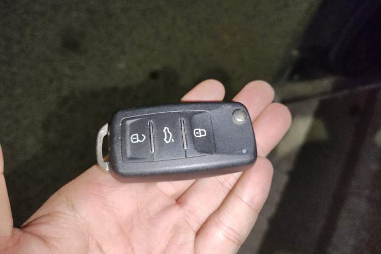 Used Volkswagen Tiguan 2015 1.8TSI Automatic Two-Wheel Drive Luxury Model Vehicle Key