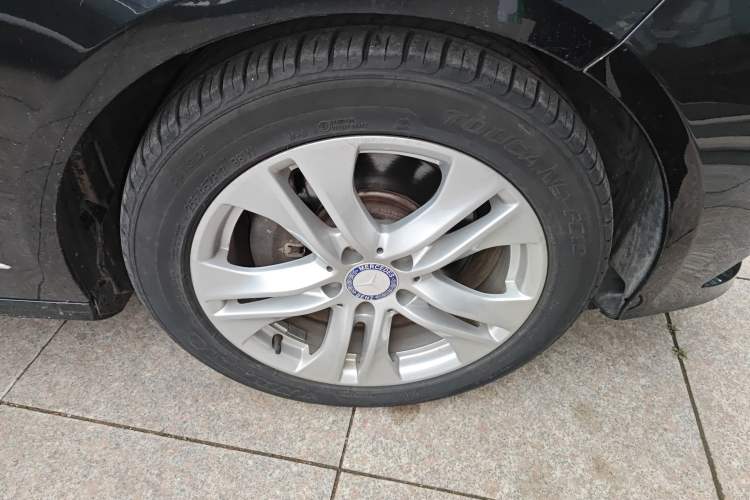 Used Mercedes-Benz E-Class 2011 E 260 L CGI Fashion Model