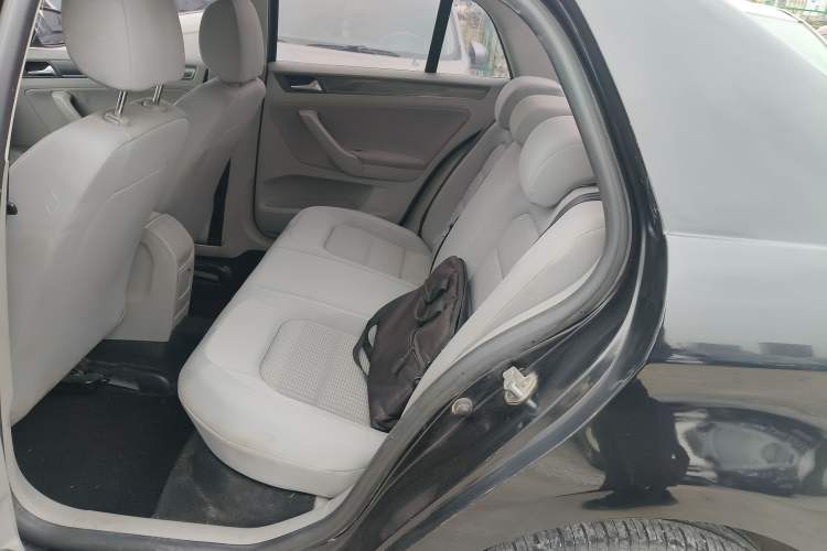 Used Volkswagen Bora 2015 Qihui Edition 1.6L Automatic Fashion Model Left Rear Seat