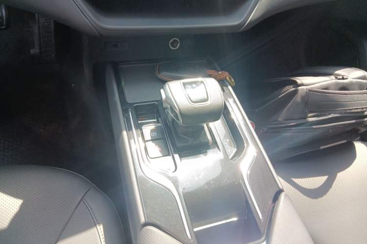 Used Hongqi E-QM5 2024 610 km PLUS Gear Lever