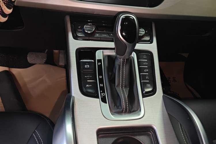 Used Geely Auto Emgrand X7 Sport 2016 1.8TD Automatic All-Wheel Drive Smart Version
