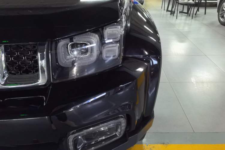 Used BAIC Off-Road BJ40 2019 PLUS 2.3T Automatic Four-Wheel Drive Premium Edition China VI Left Front Headlight