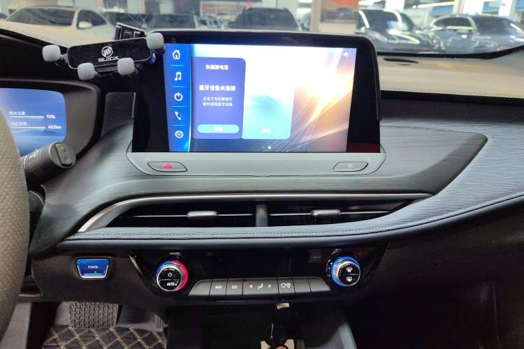 Used Buick Velite 6 2024 450km Range Commuter Version
