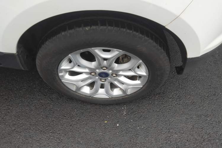 Used Ford EcoSport 2013 1.5L Automatic Prestige Model Right Front Wheel Hub