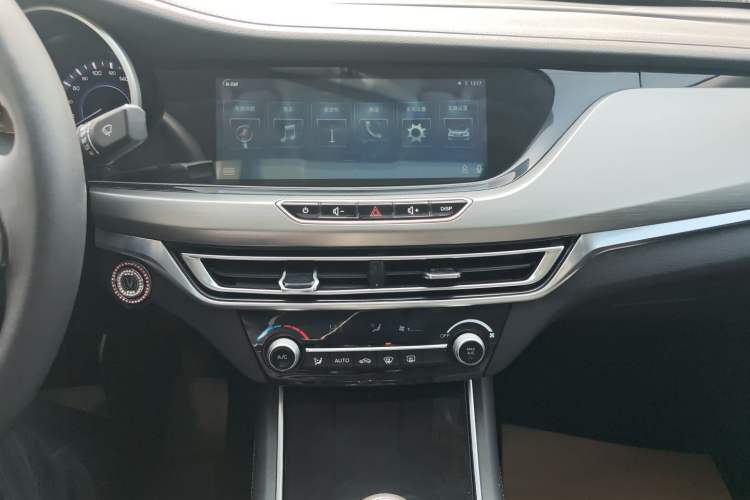 Used Changan Eado 2019 High-Energy Edition 1.6L GDI Manual Pioneer Model China VI Standard

