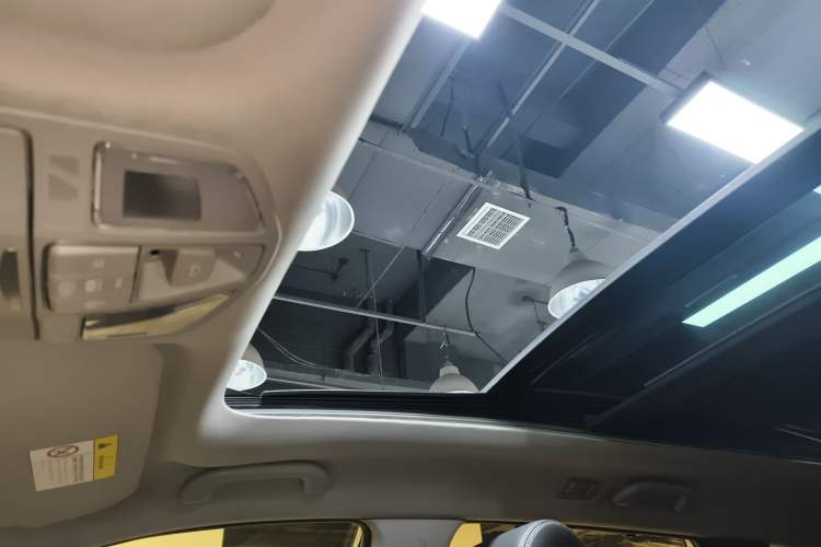 Used Hyundai Santa Fe 2017 2.4L Automatic Two-Wheel Drive Smart Version 5 Seats Headliner