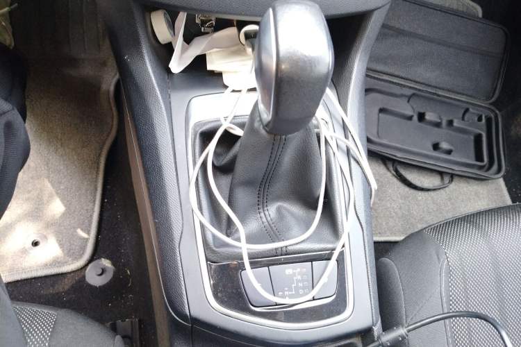 Used Peugeot 308S 2015 1.2T Automatic Jingchi Edition Gear Lever