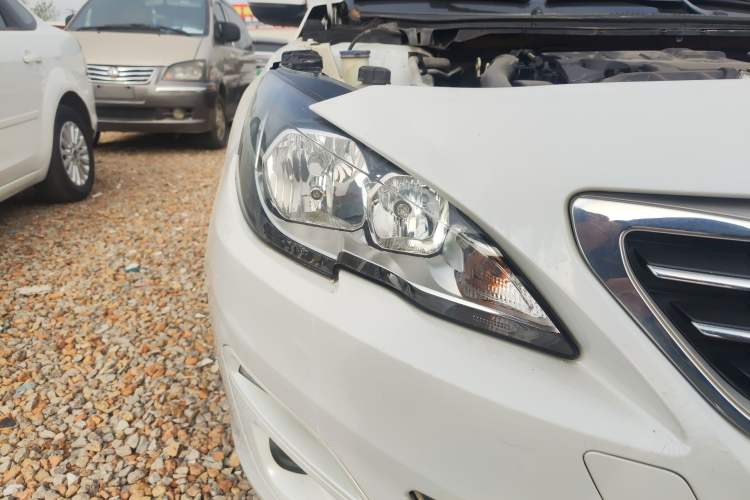 Used Peugeot 408 2016 1.6T Automatic Luxury Edition Right Front Headlight