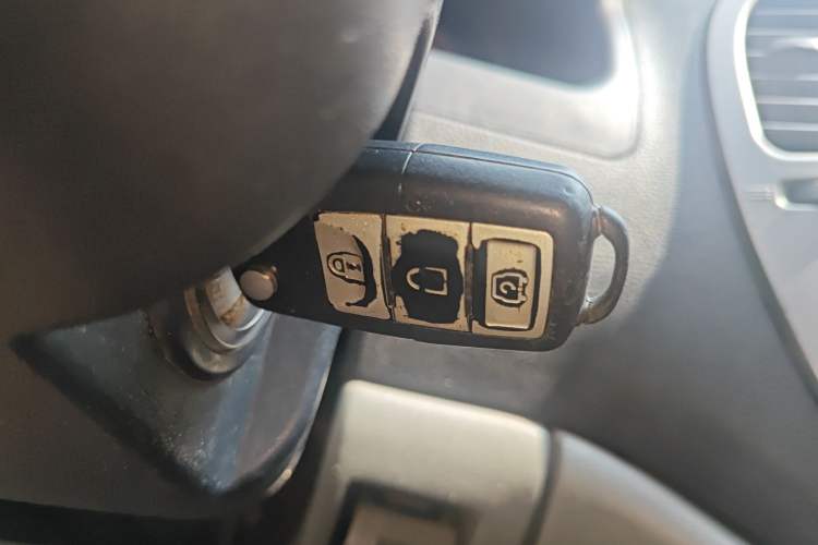 Used FORTHING Lingzhi 2011 Q3 2.0L 7-Seater Long-Wheelbase Entrepreneur Edition
