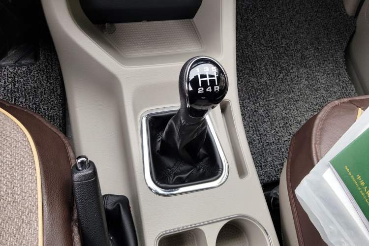 Used FORTHING Lingzhi 2020 M5L 1.6L Luxury 7-Seater
