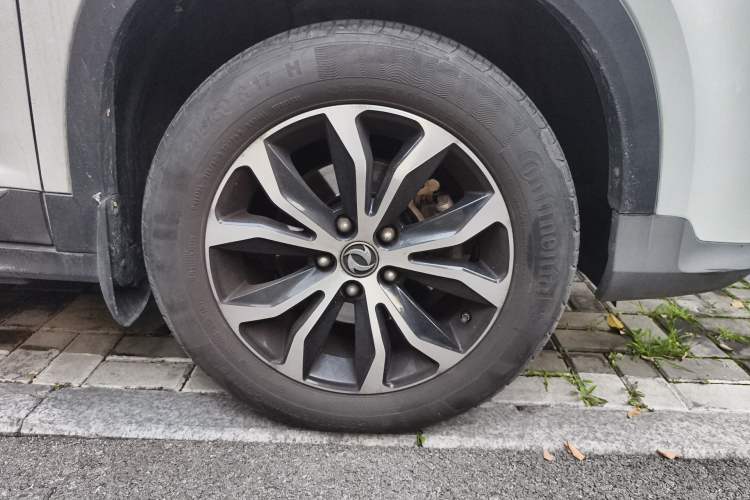 Used FORTHING Joyear X5 2017 1.6L Manual Luxury Model Right Front Wheel Hub