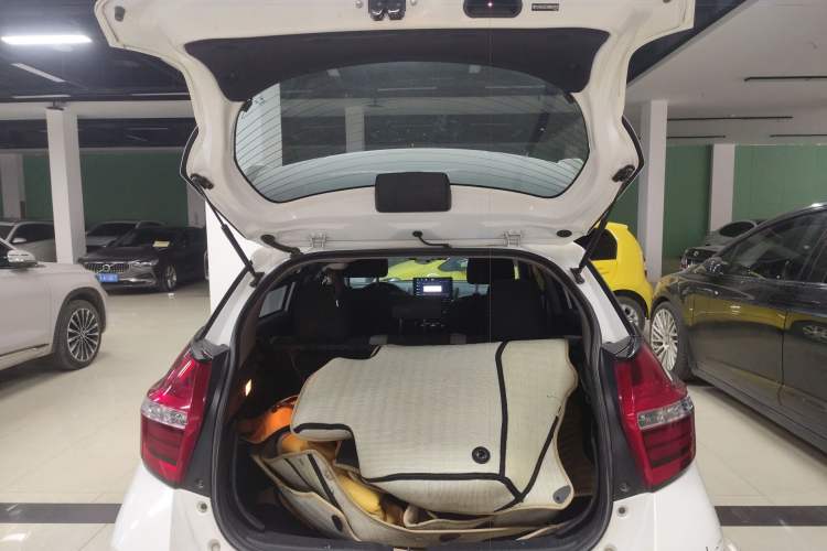 Used Toyota YARiS L Zhi Xuan 2021 1.5L CVT Leading Edition Trunk