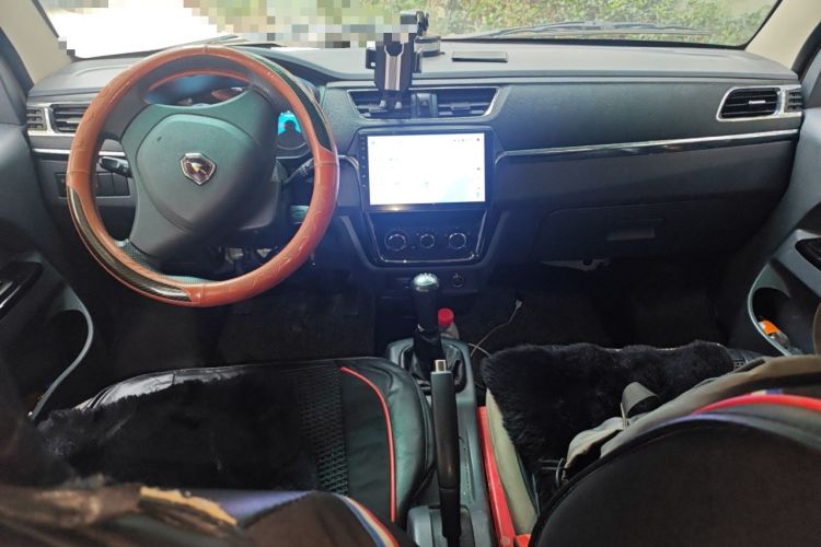 Used Jinbei Hiace X30 2023 1.5L Wealthy-Style Passenger Van 5/6/7-Seater Non-Air-Conditioned Version SWC15M