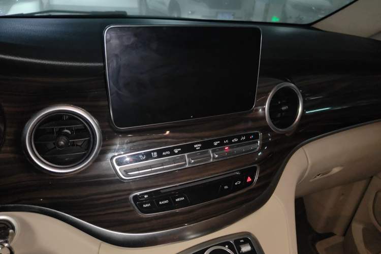 Used Mercedes-Benz V-Class 2016 V 260 Avantgarde Edition