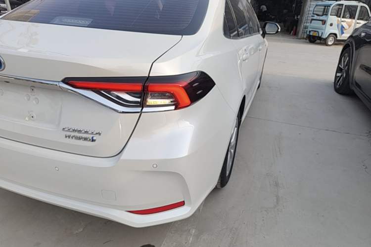 Used Toyota Corolla 2021 Dual-Motor 1.8L E-CVT Elite Edition Exterior 3